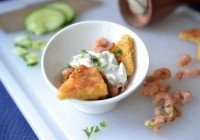 French toast with shrimps and cucumber cream