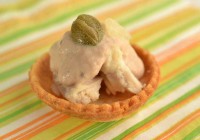 Croustades (crunchy bread basket) with chicken and tuna sauce