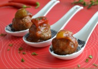 Wild boar meatballs with bell peppers in a sweet-sour chili sauce